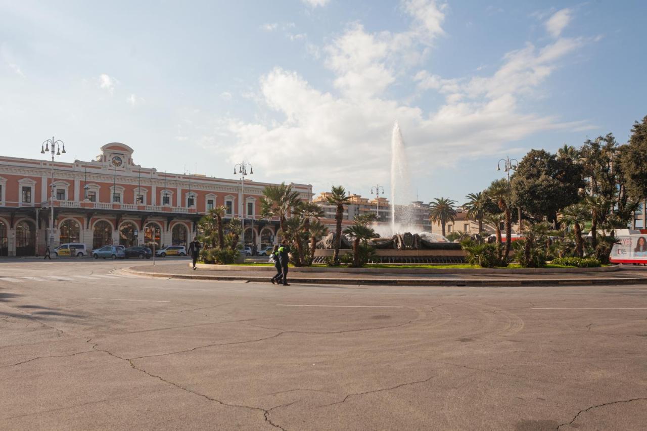 *Movies & Books* Stylish House With Jacuzzi Apartment Bari Bagian luar foto